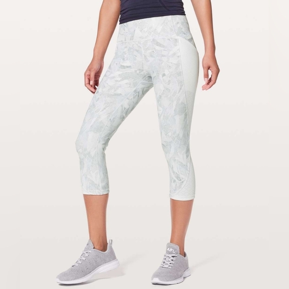 Lululemon Breezy Dot Crop Jasmine White Multi / White side pockets - Picture 14 of 14